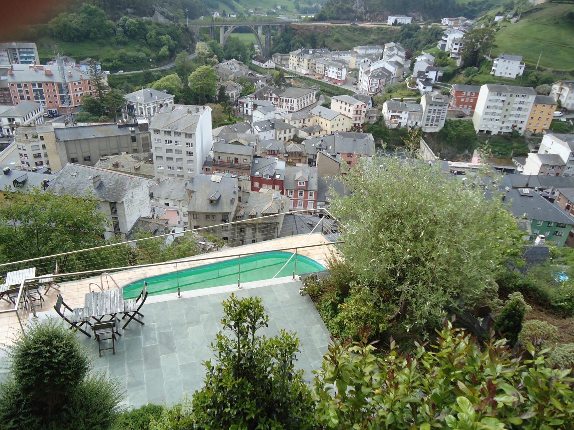 Casona El Gurugu Hotel Luarca Bagian luar foto