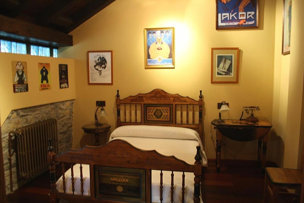 Casona El Gurugu Hotel Luarca Bagian luar foto