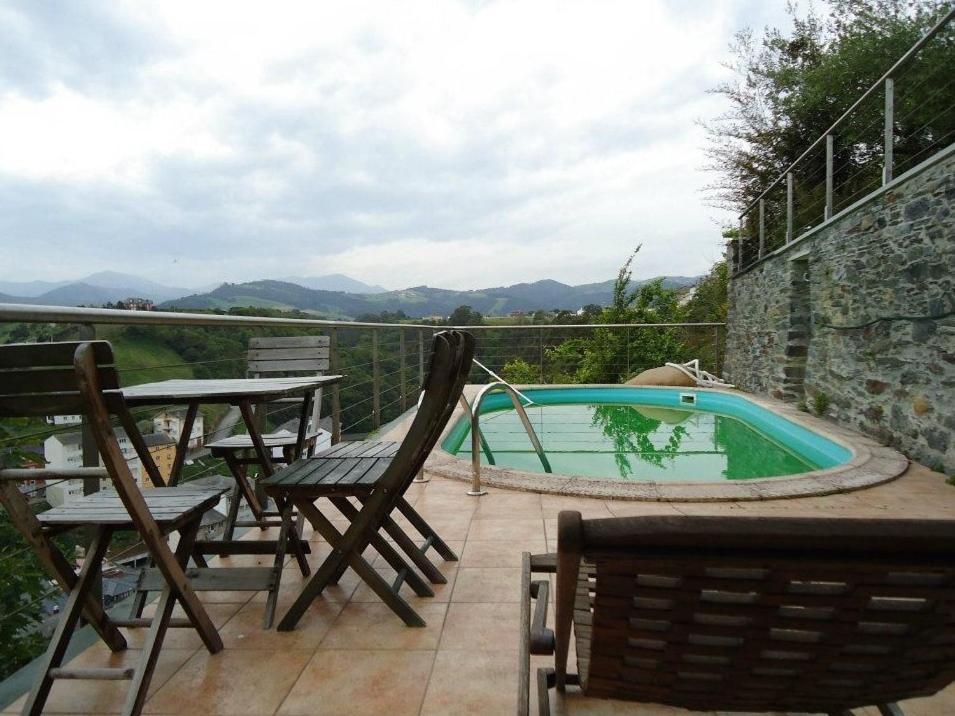 Casona El Gurugu Hotel Luarca Bagian luar foto