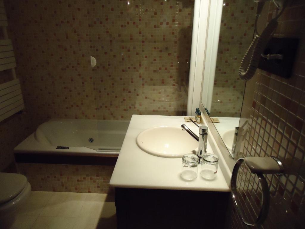 Casona El Gurugu Hotel Luarca Ruang foto